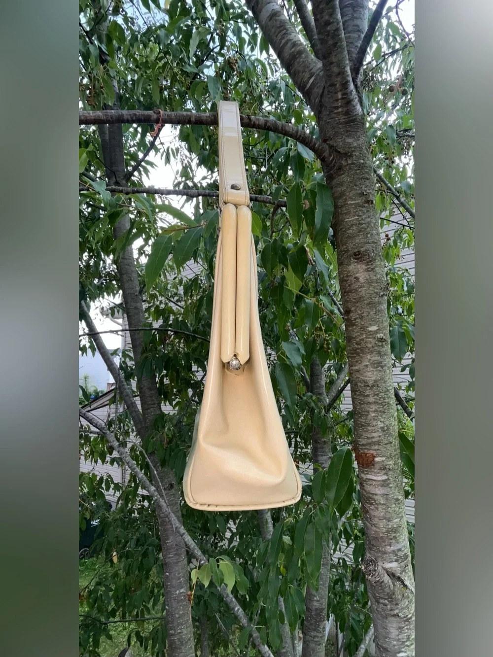 Vintage 50’s 60’s cream colored handbag